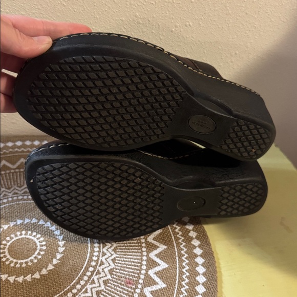 Leather Women's Clogs - Picture 3 of 9